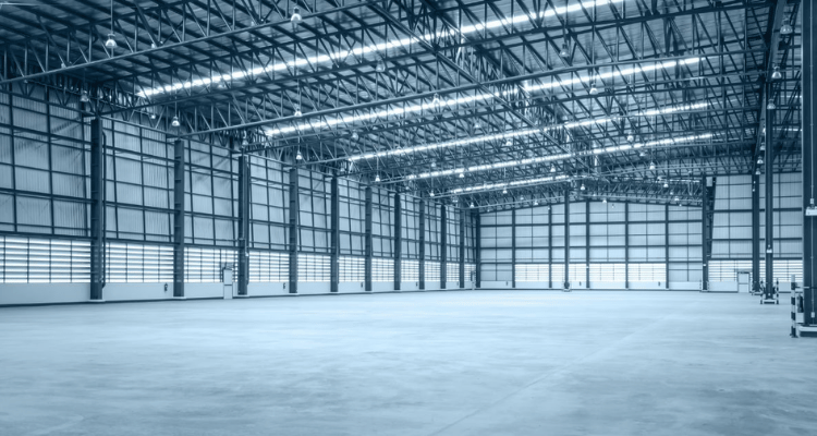 Nave Industrial con Estructuras Metálicas de Alta Resistencia